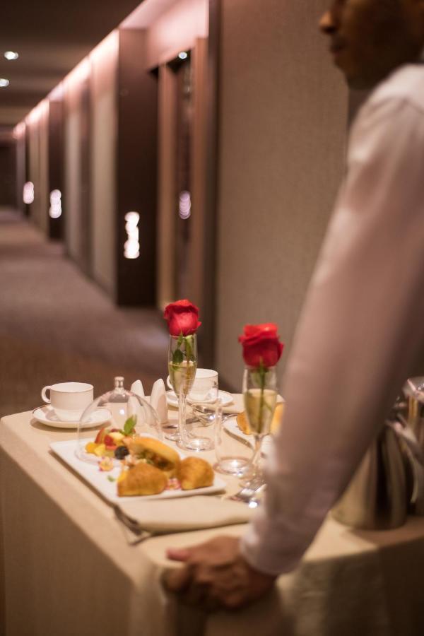 El Embajador, A Royal Hideaway Hotel Santo Domingo Eksteriør bilde A First Class meal on board a British Airways 747-400