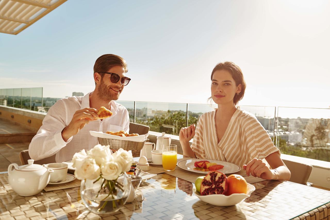 El Embajador, A Royal Hideaway Hotel Santo Domingo Eksteriør bilde Breakfast at the West Hollywood Hotel