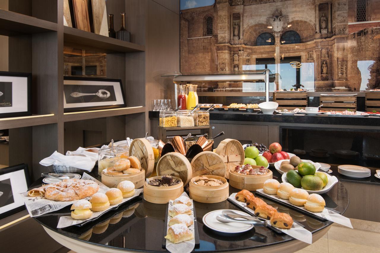 El Embajador, A Royal Hideaway Hotel Santo Domingo Eksteriør bilde Dim sum at the buffet