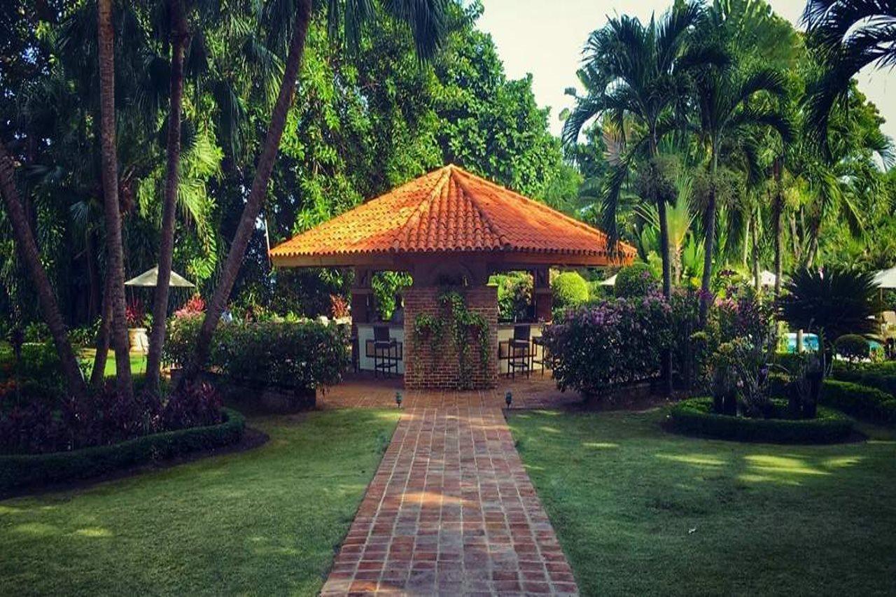 El Embajador, A Royal Hideaway Hotel Santo Domingo Eksteriør bilde The University of the Philippines Diliman